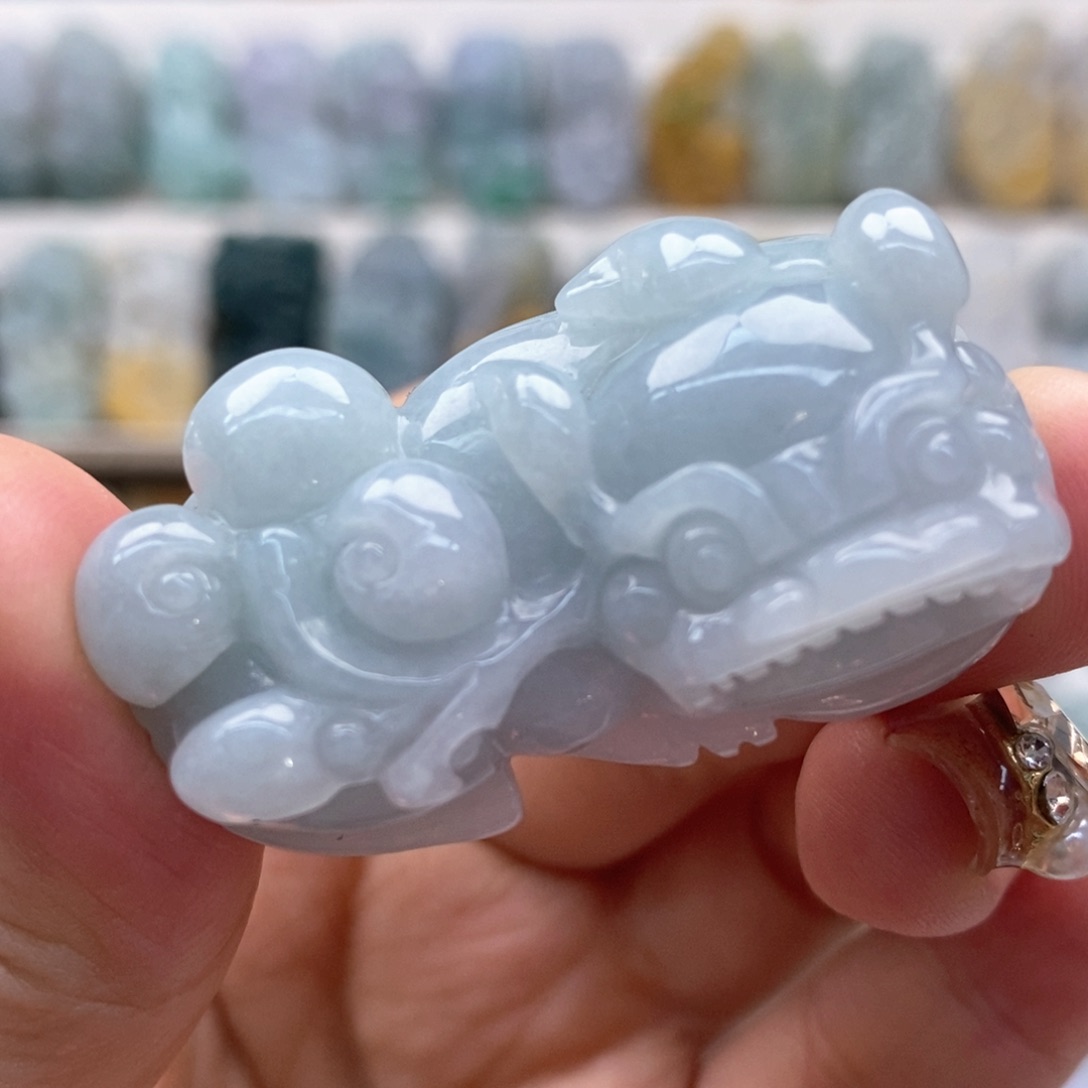 翡翠吊坠(赠链)未镶嵌