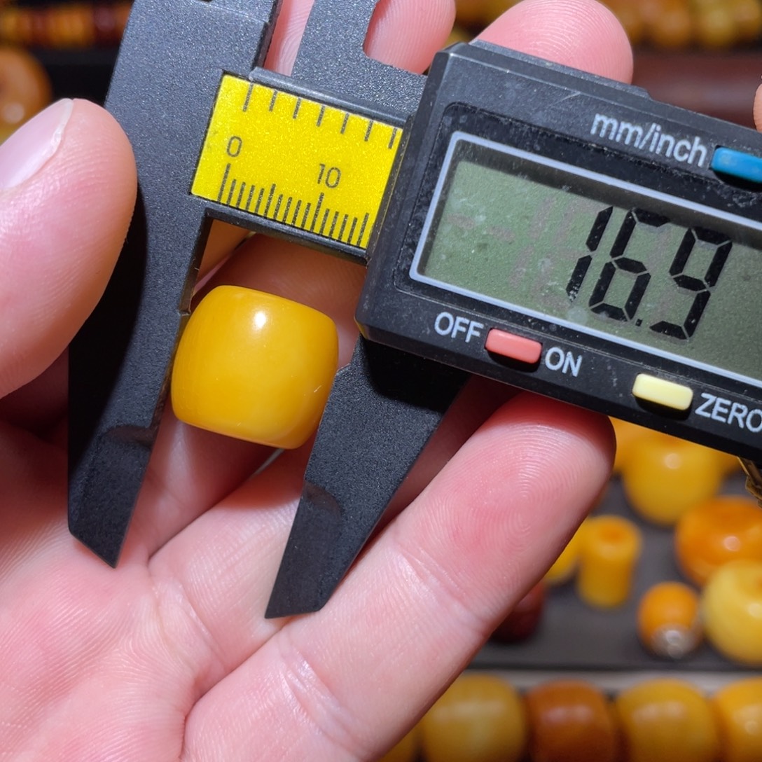 琥珀未镶嵌裸石墩子