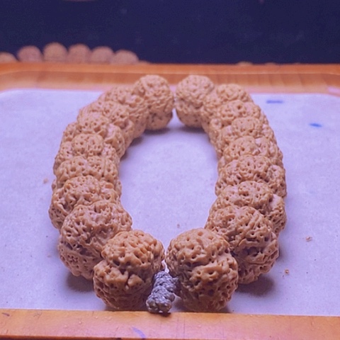 手串金刚菩提善*梁梅花款