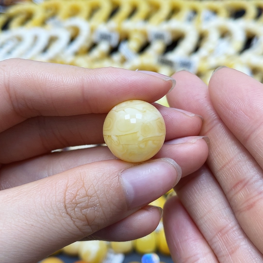 未镶嵌琥珀裸石圆珠16.7mm