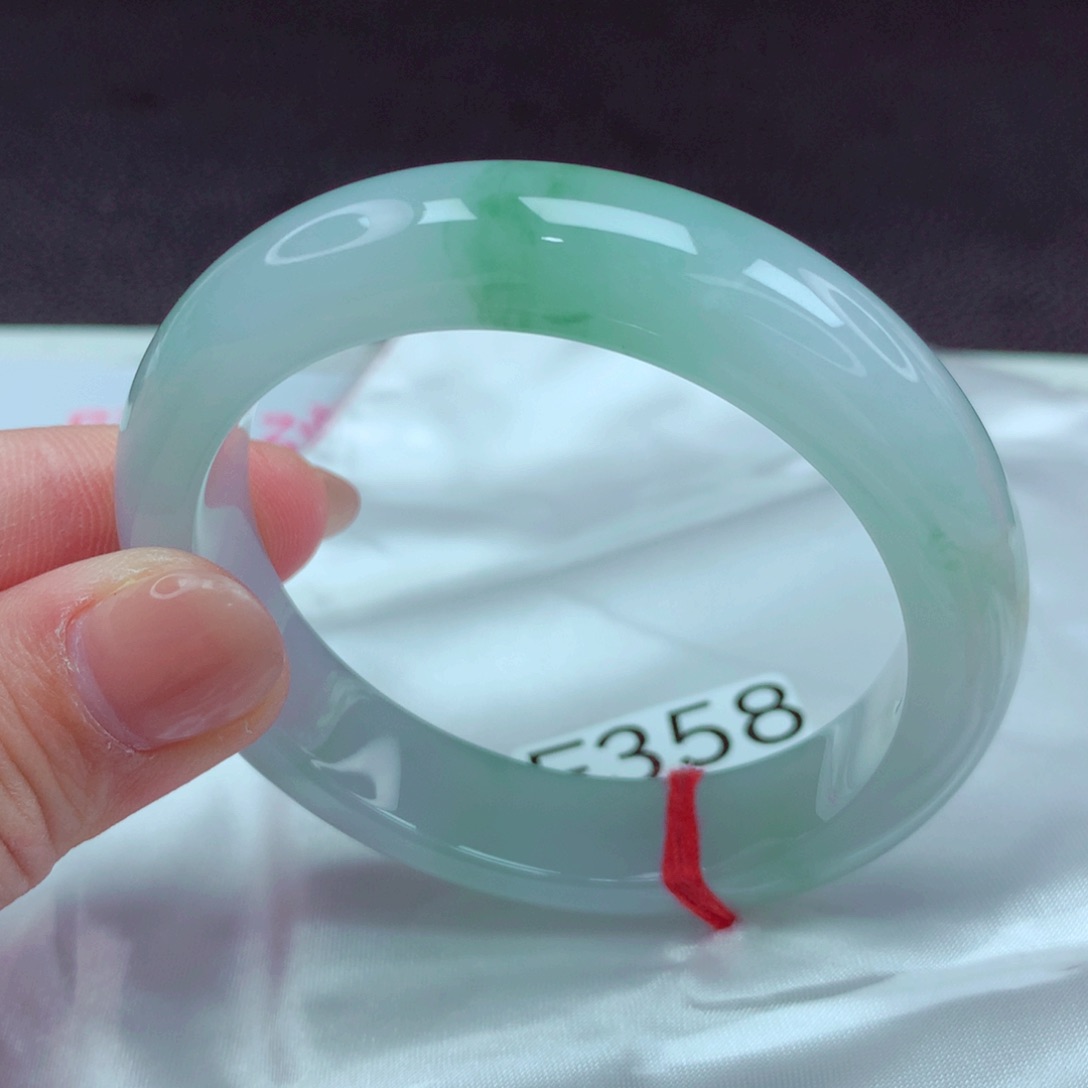 翡翠手镯未镶嵌手镯88