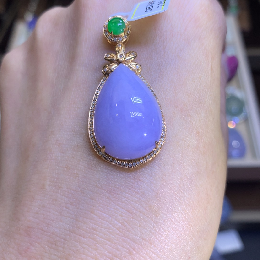 翡翠颈饰18K金镶嵌翡翠