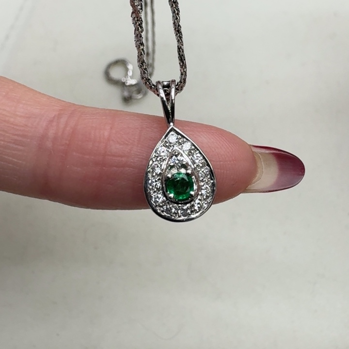 祖母绿颈饰未镶嵌