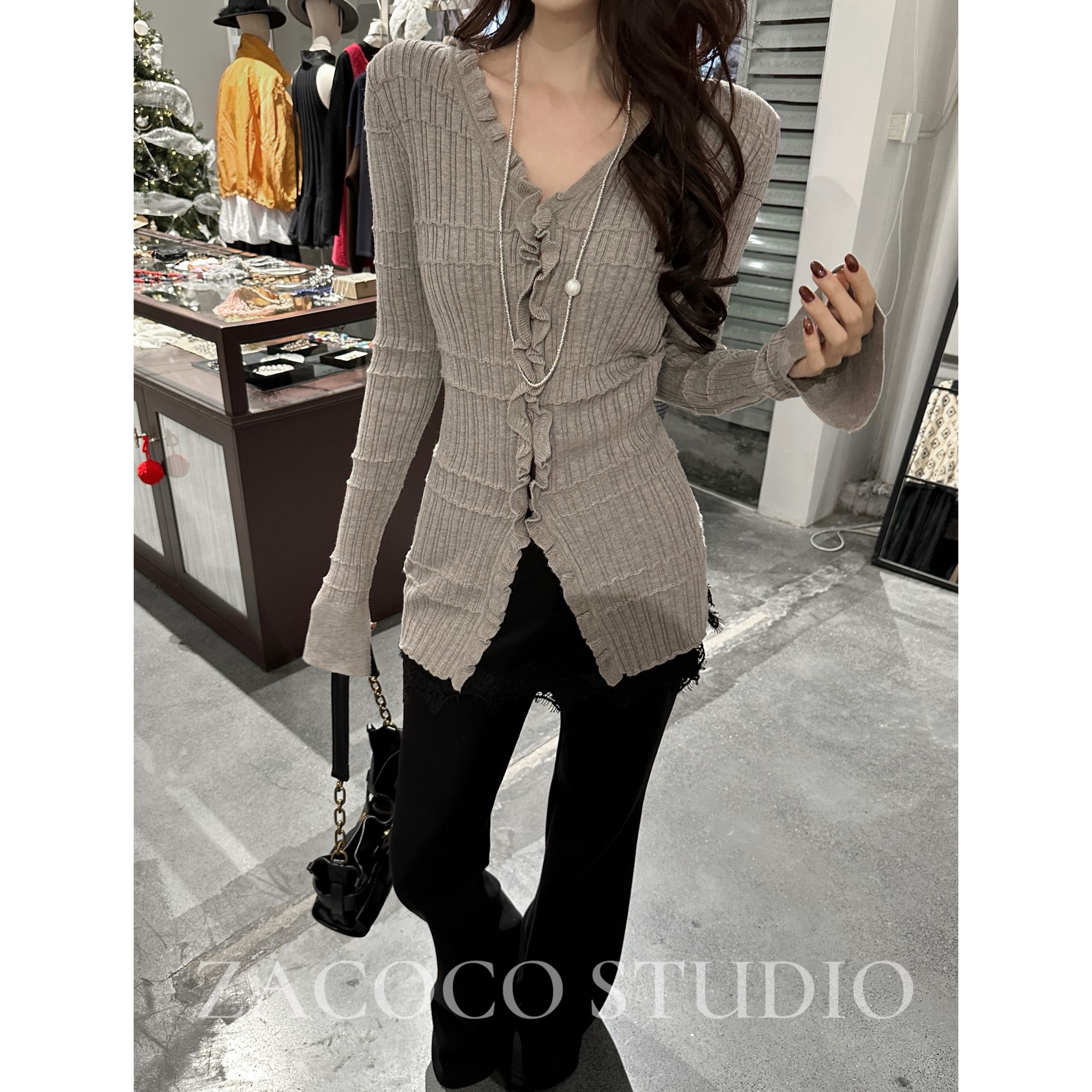 【ZACOCO】秋季新款时尚洋气百搭拍照必备流行木耳边打底上衣3667