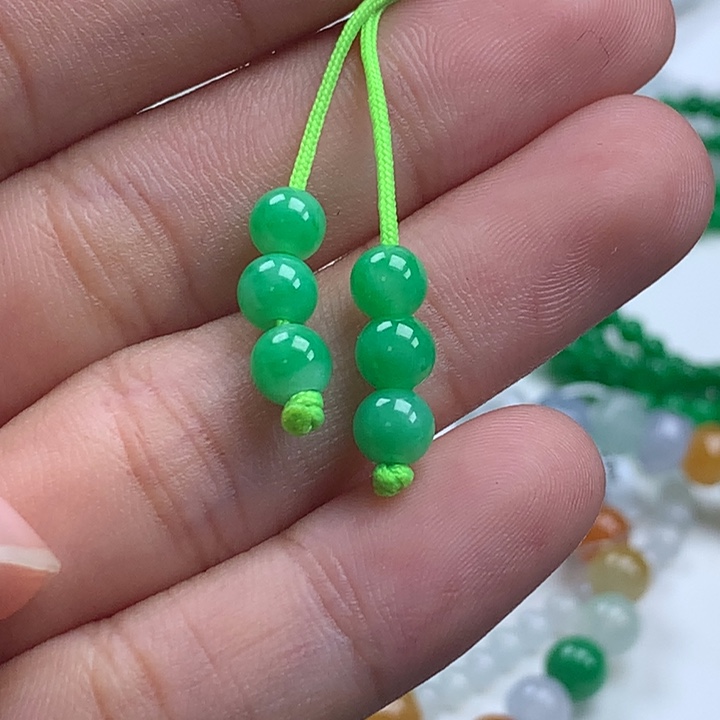 翡翠未镶嵌手镯卡