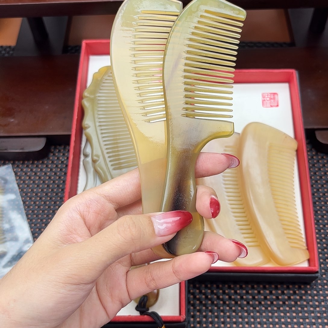 手工制作纯牛角梳子