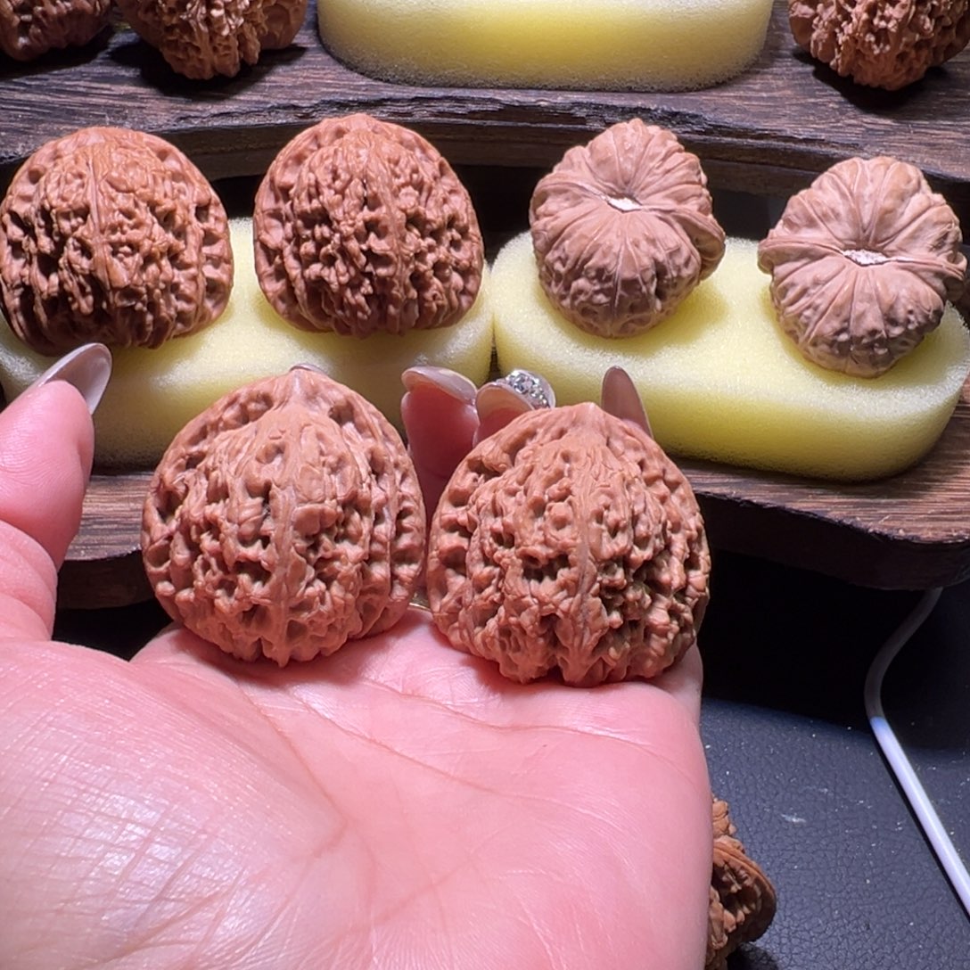 痒***g吊坠文玩核桃南疆石39