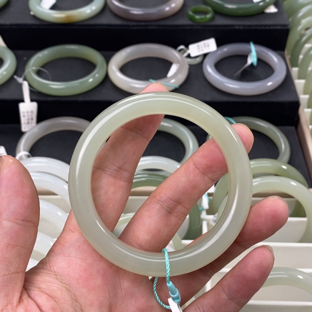 和田玉手镯未镶嵌5758