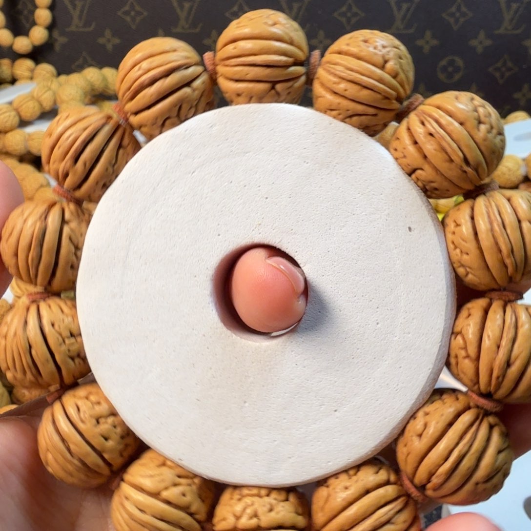 八***吊坠桃核野生金鱼肚