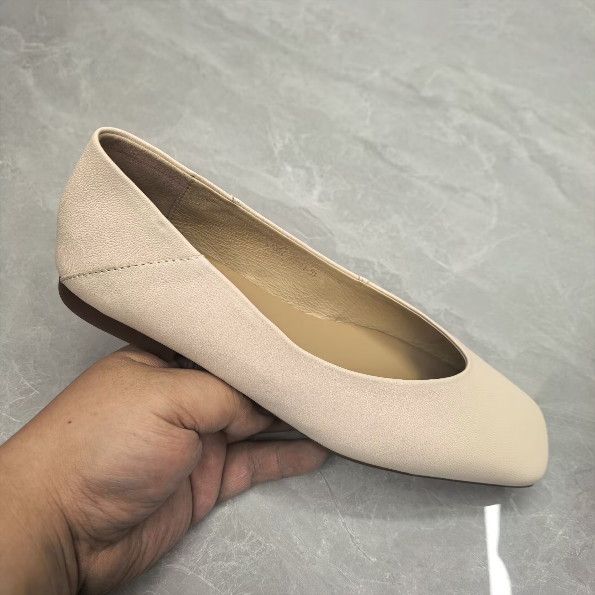 单鞋女 (羊皮) B2828（孤品）a区b区36/37码