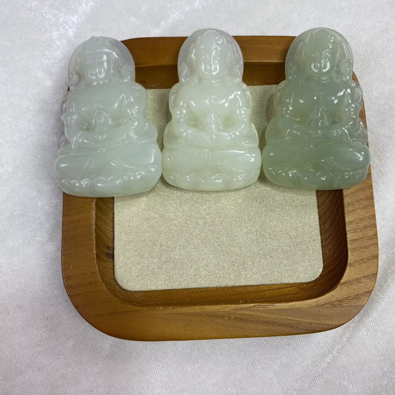 天然精美岫玉观音吊坠多样性发其一