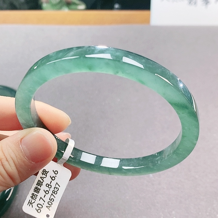 【闪购商品】翡翠手镯（圆镯）未镶嵌