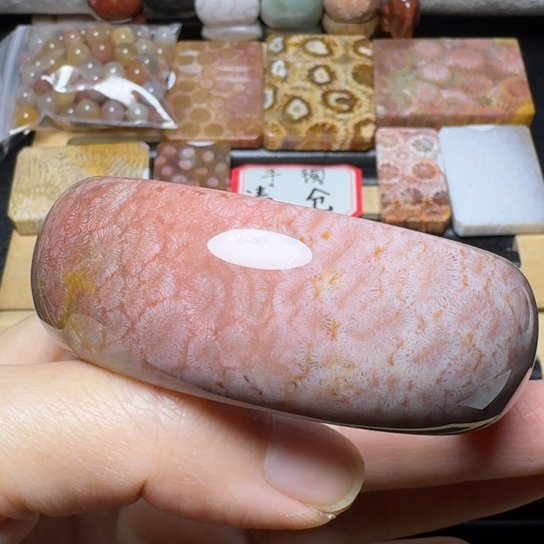 硅化玉57宽 胭脂粉胖虫纹，像风信子未镶嵌