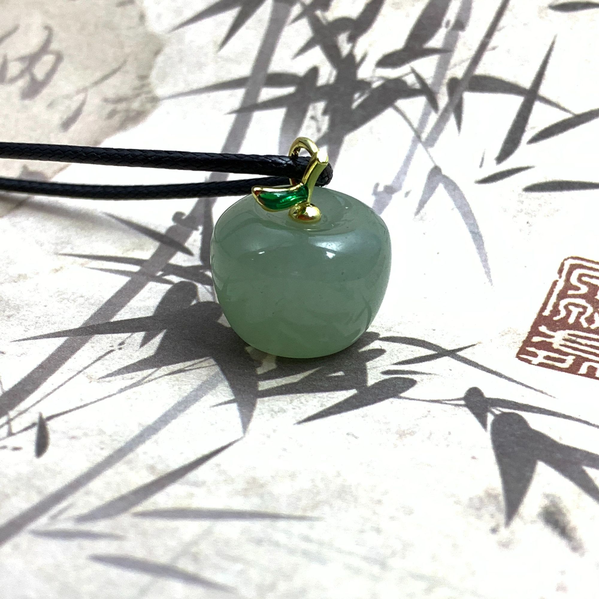 天然东陵玉精致小苹果吊坠项链夏日款（多样性发1）2501120007