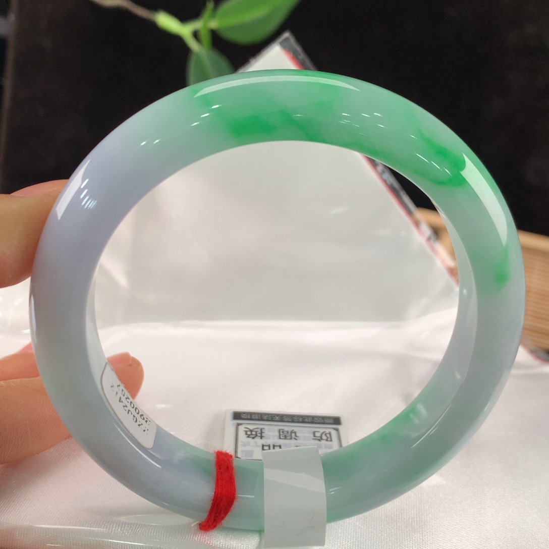 翡翠手镯未镶嵌111-0257