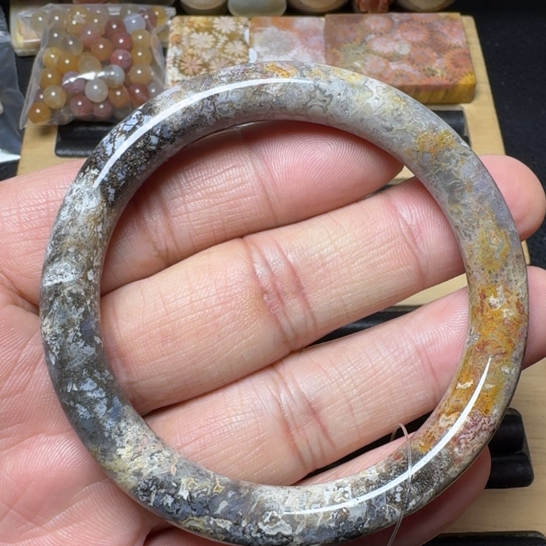硅化玉纯天然色有机玉石未镶嵌57圈口万花共生
