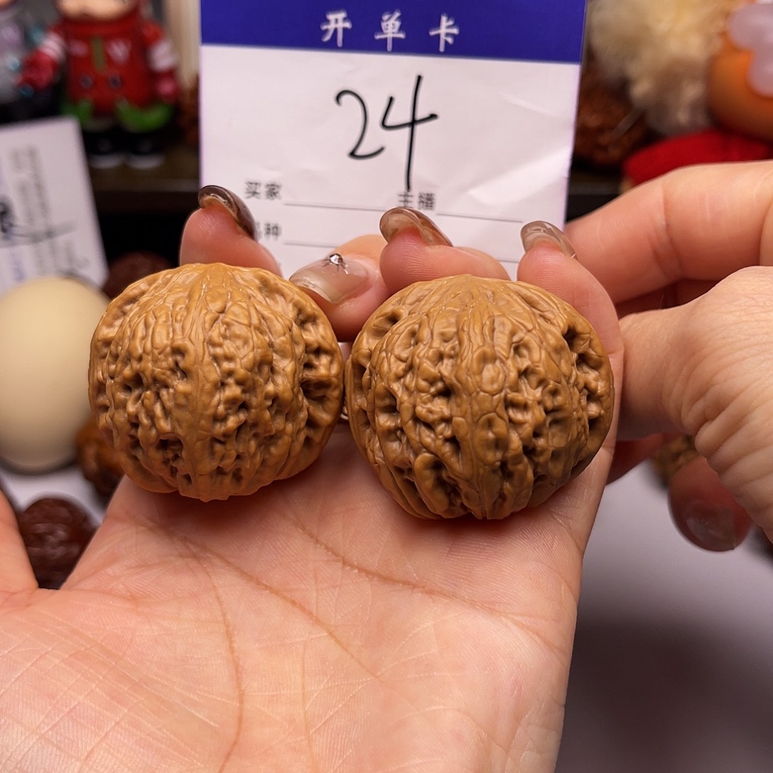 文玩核桃吊坠铁锤妹妹39