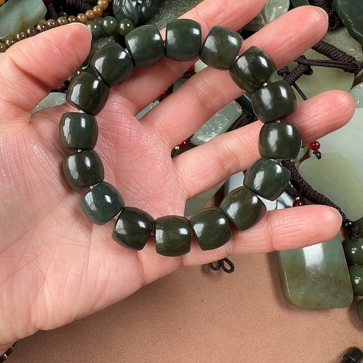 和田玉颈饰未镶嵌