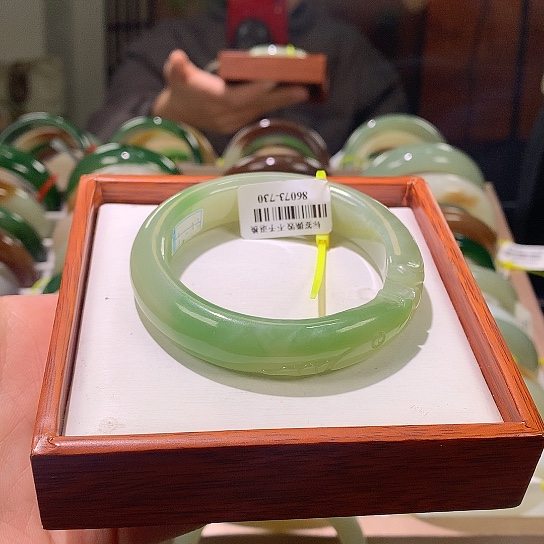 和田玉手镯未镶嵌53.5