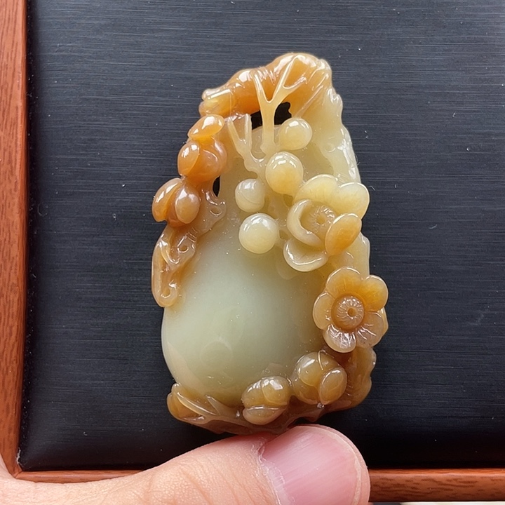 和田玉银S925镶嵌颈饰花开富贵