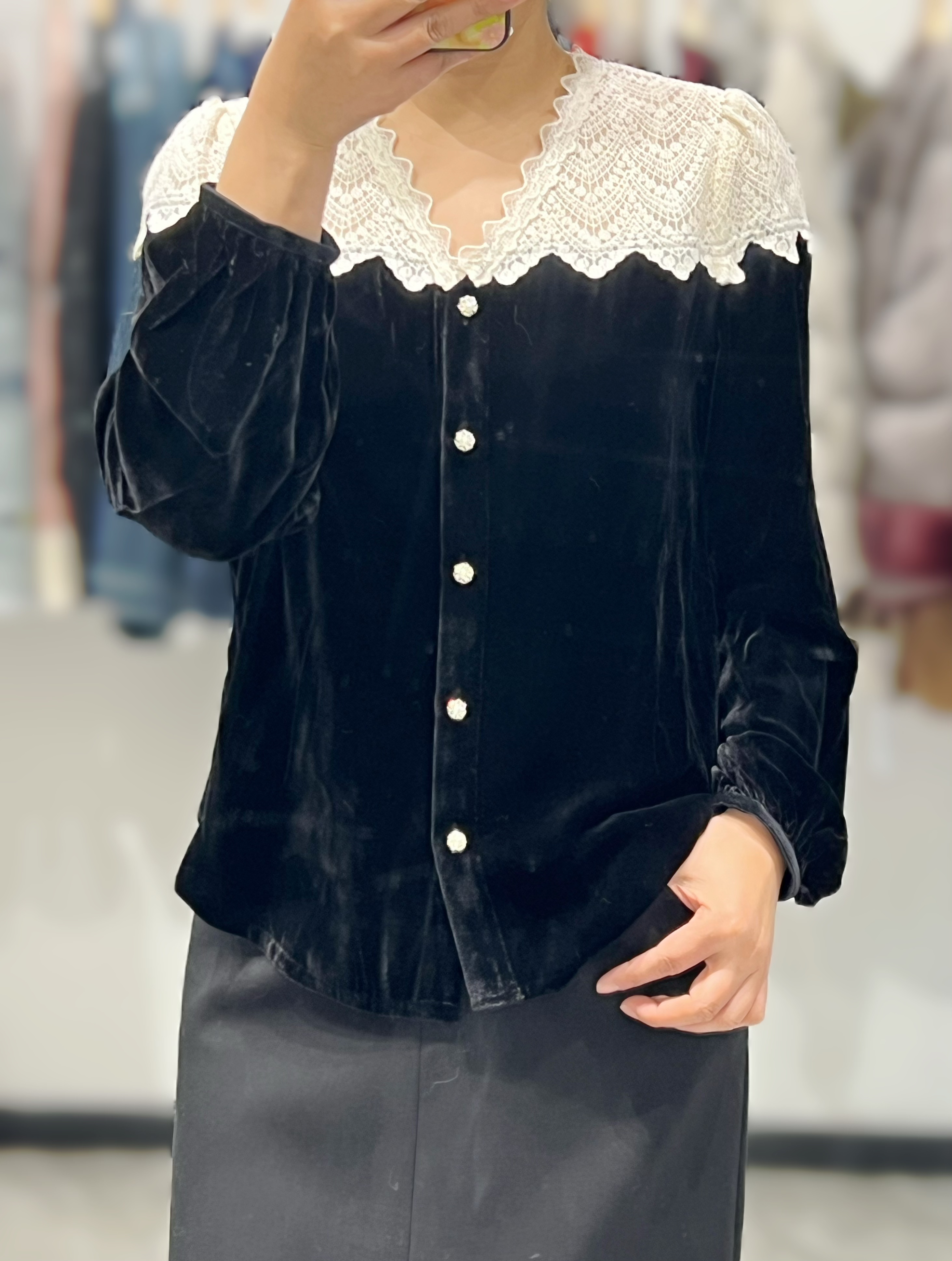 《Kin.轻奢服饰》新款欧货高级感蕾丝拼接桑蚕丝绒衬衫