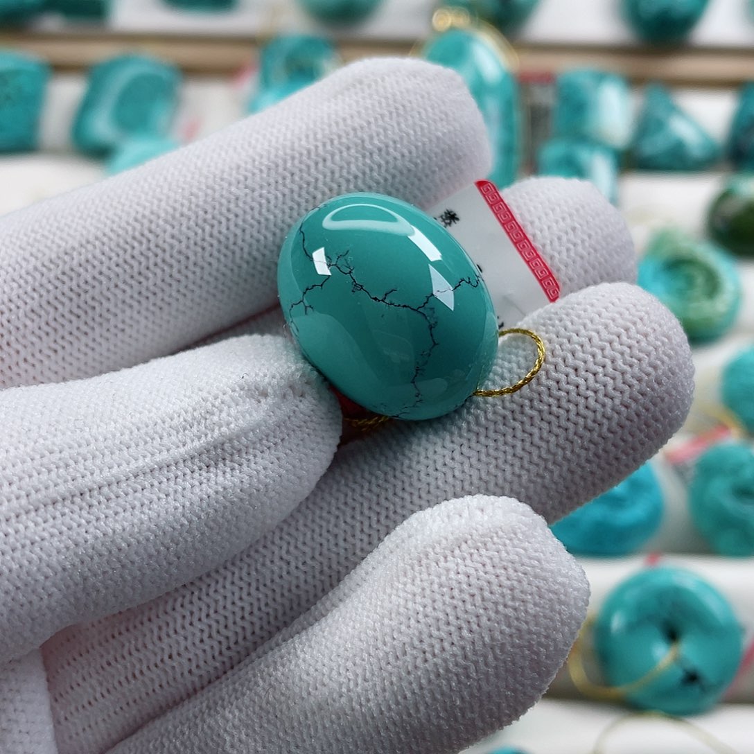 绿松石颈饰未镶嵌