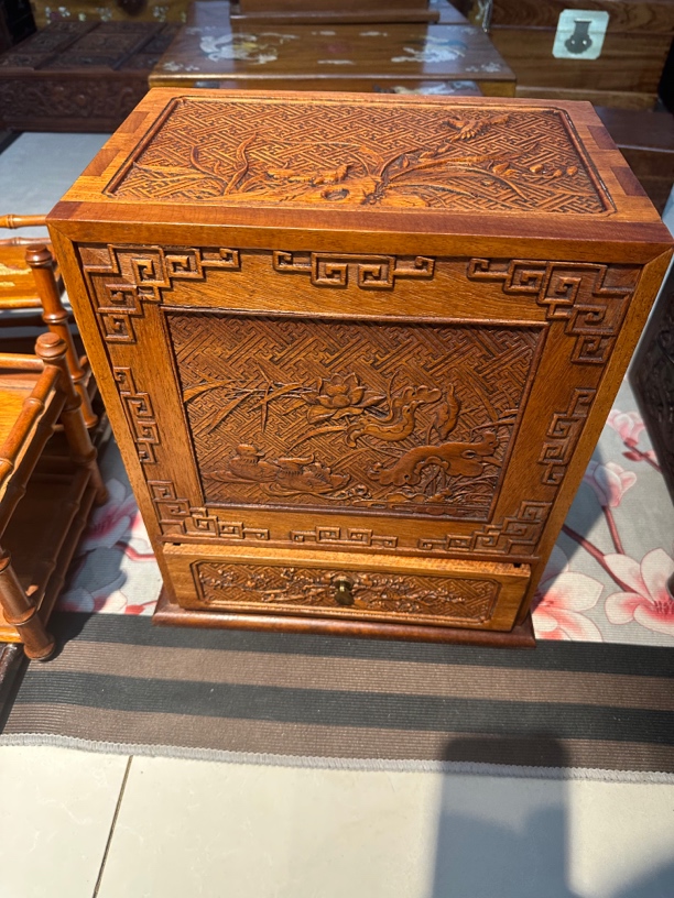 花梨木雕刻收纳柜