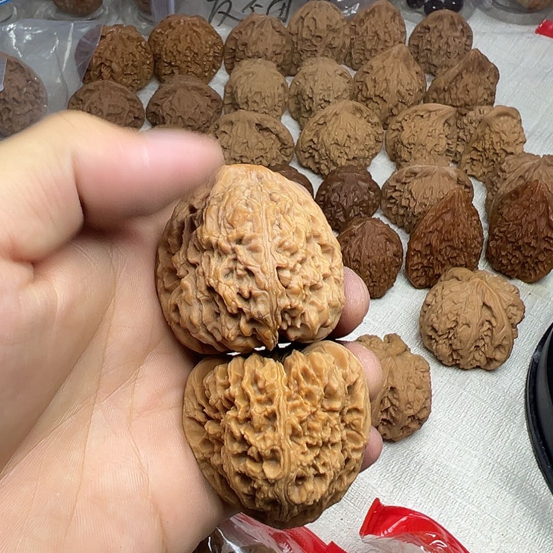 南***红文玩核桃文玩核桃