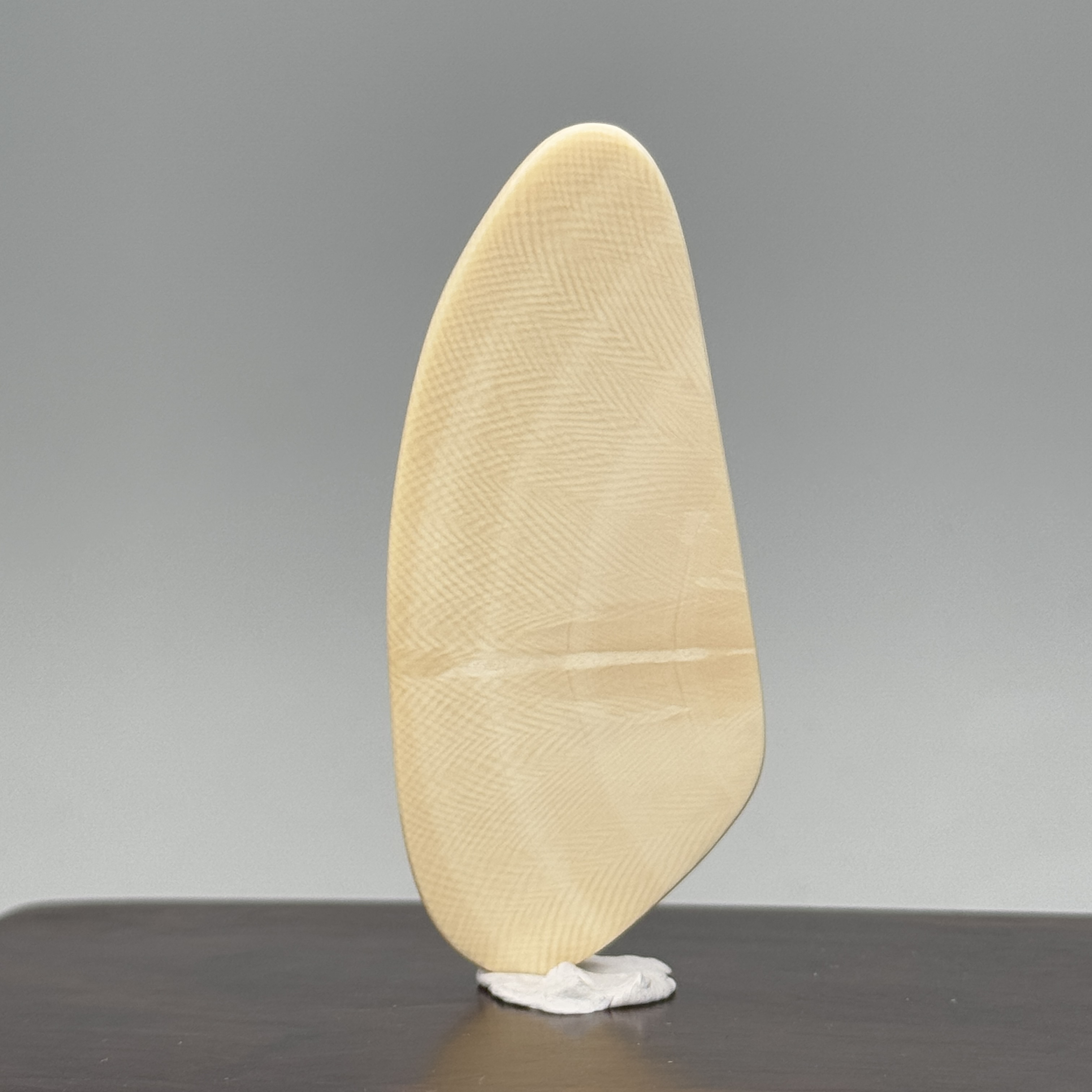 DEZHI/德志68*29*6mm9.8g无事牌吊坠天然猛犸牙A70（打孔吊坠绳）