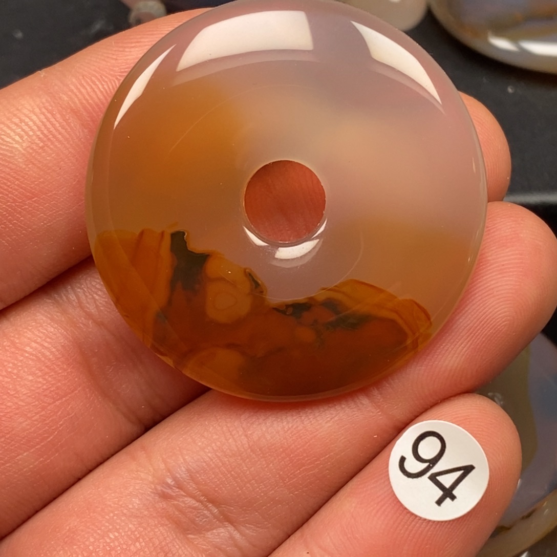 五***v玛瑙/玉髓未镶嵌颈饰挂件