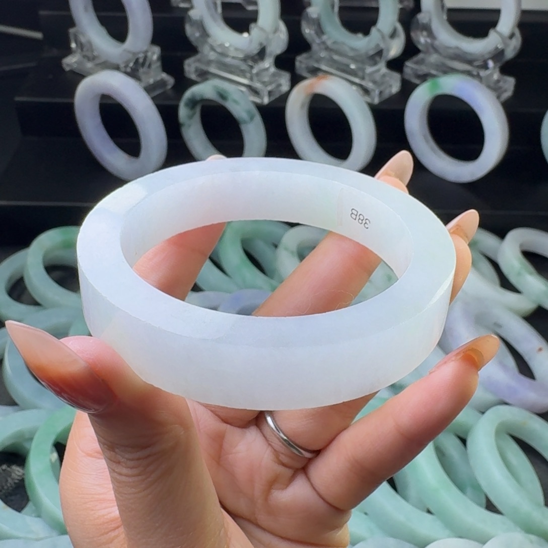 未镶嵌翡翠手镯定制翡翠