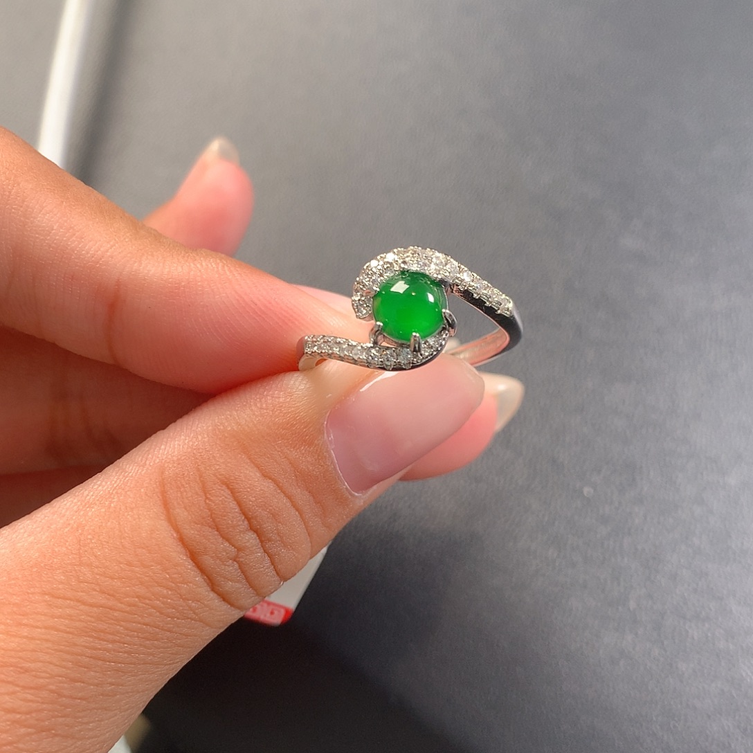 翡翠未镶嵌戒指戒指