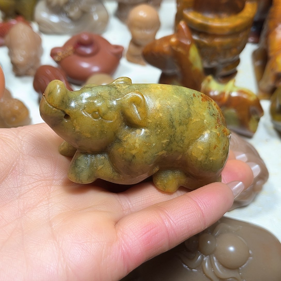 白玉菩提吊坠图**途白玉菩提吊坠