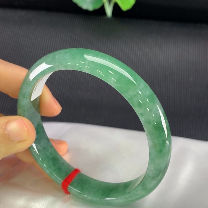 翡翠手镯未镶嵌正圈63