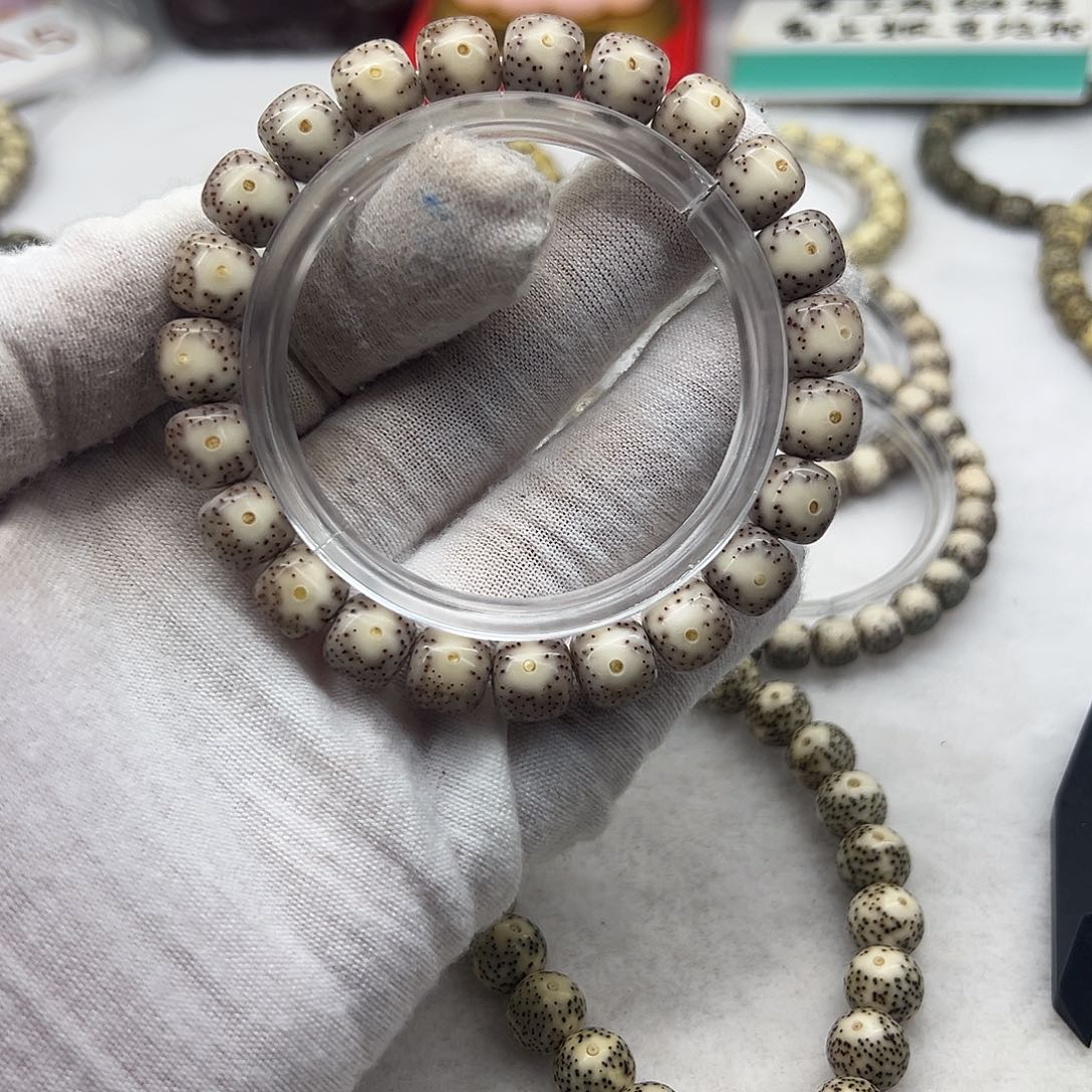 星月菩提手串10×9奶奶灰大眼睛217