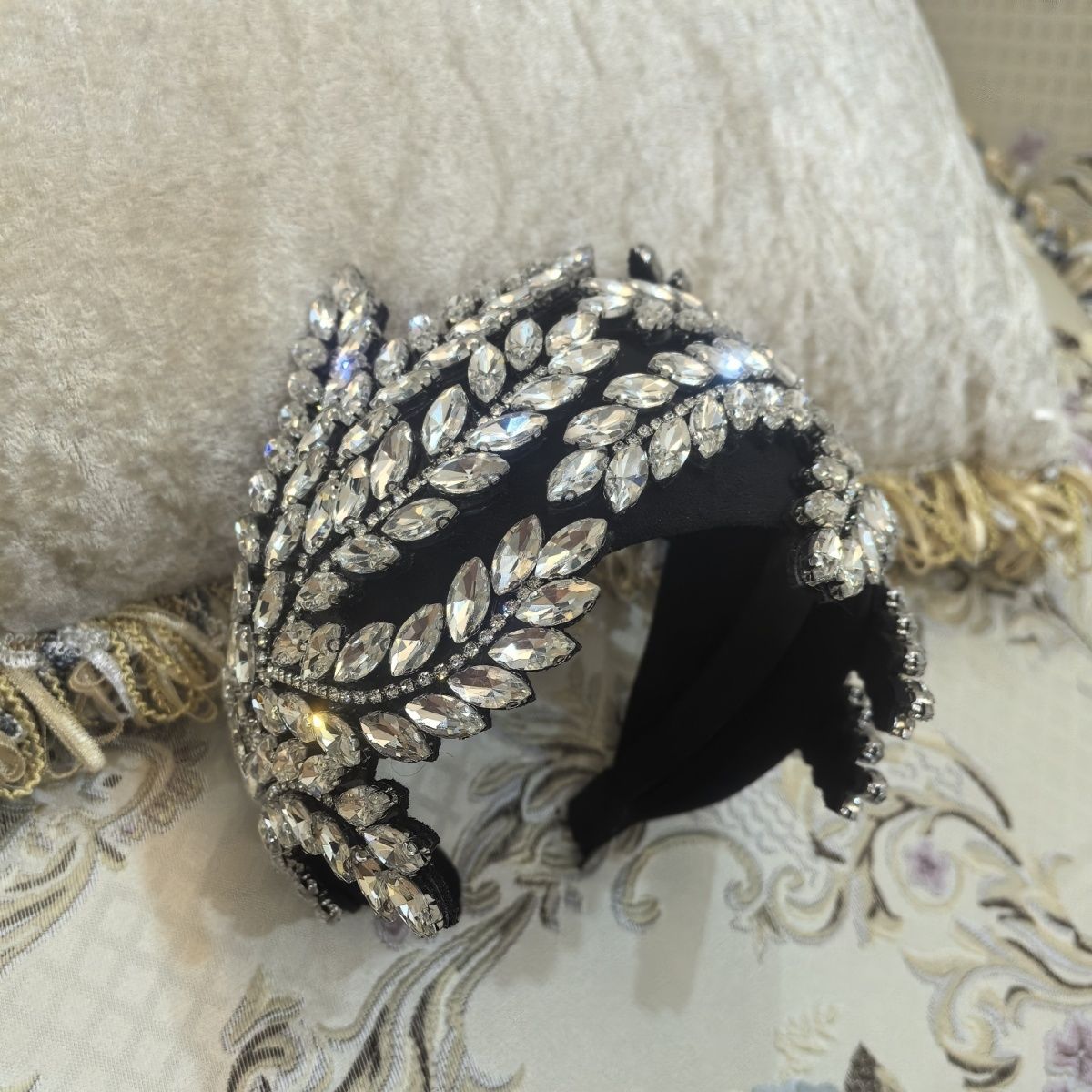 凤尾满锆发箍女士时尚欧美头饰四季可戴贵气十足重工轻奢法式复古