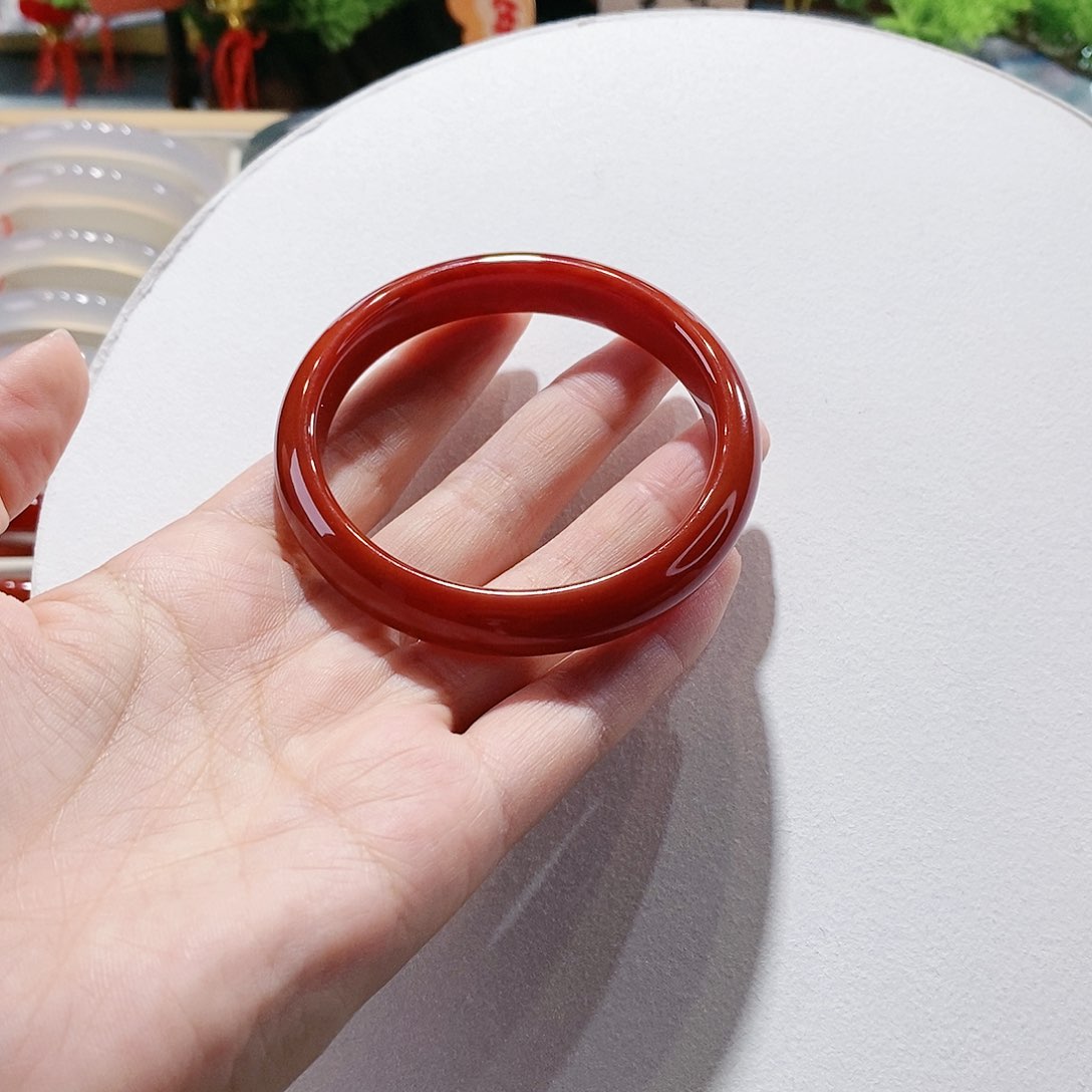 玛瑙/玉髓手镯未镶嵌57