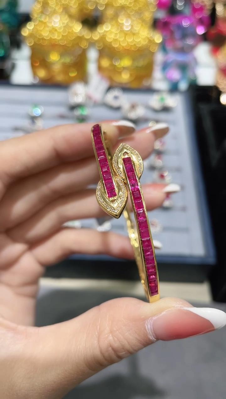 18K金镶嵌红宝石手镯凤尾款