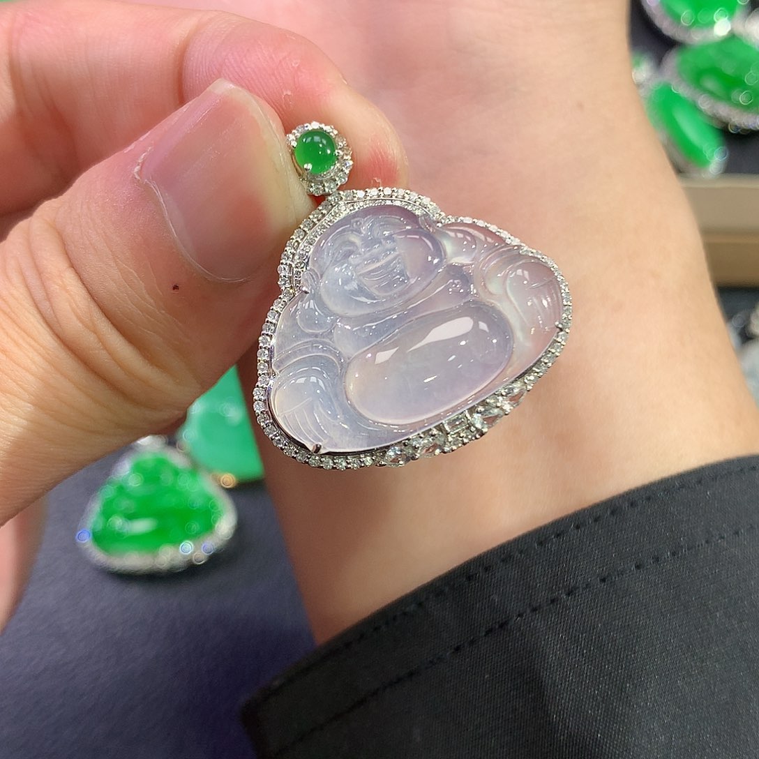 翡翠吊坠(赠链)18K金镶嵌