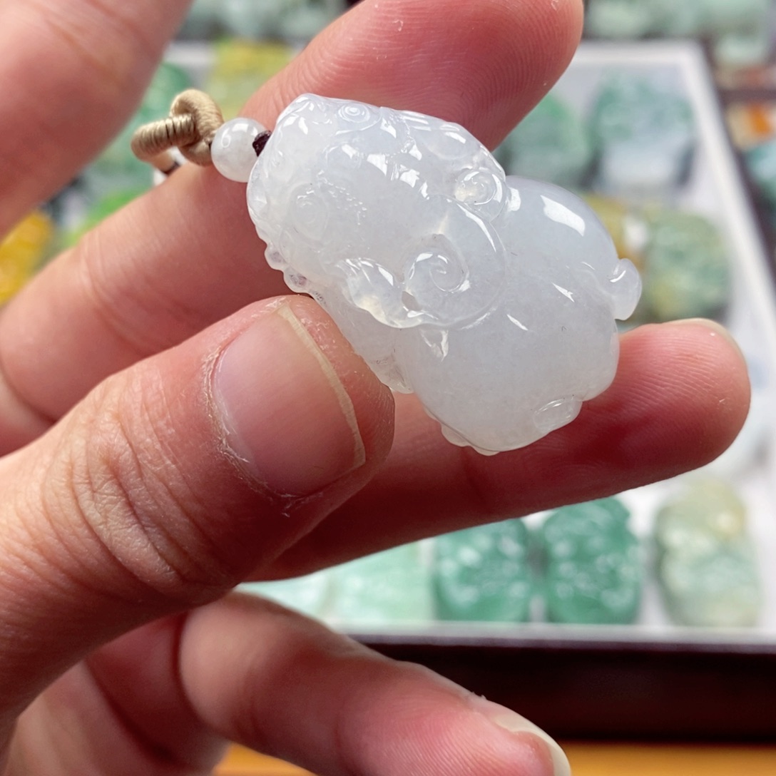 翡翠颈饰未镶嵌翡翠