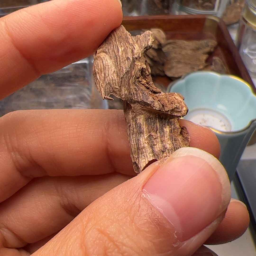 用***4香料：柬埔寨戈公树心油1克