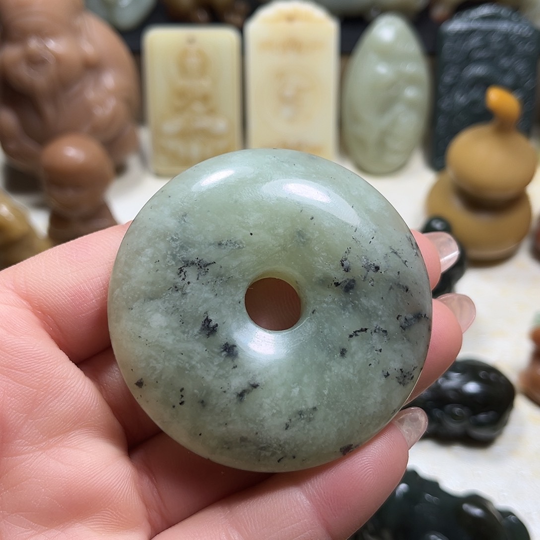 白玉菩提吊坠白玉菩提吊坠