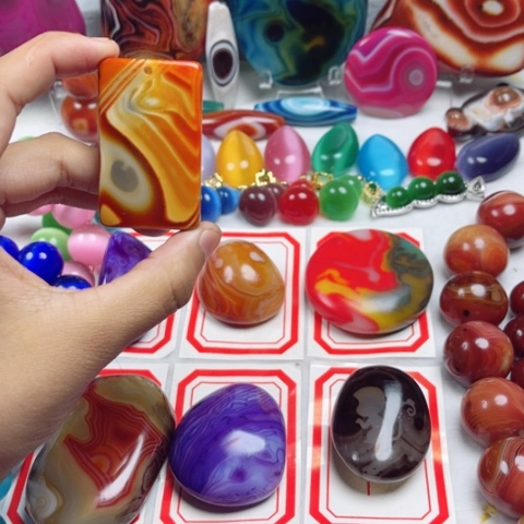 玛瑙/玉髓耳环未镶嵌