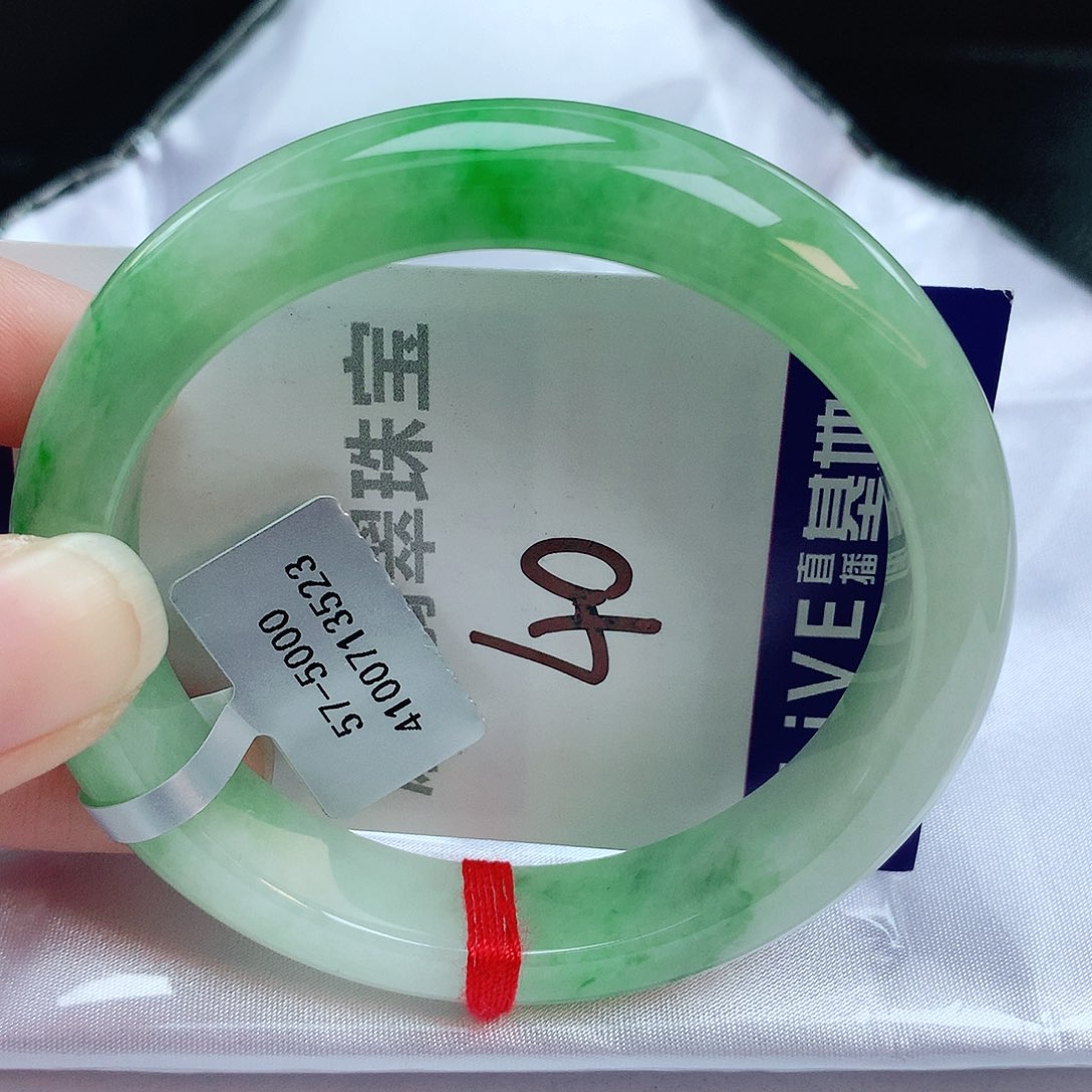 翡翠手镯未镶嵌缅甸天然A货翡翠手镯