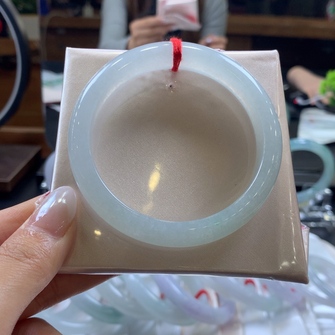 翡翠未镶嵌手镯57圈口