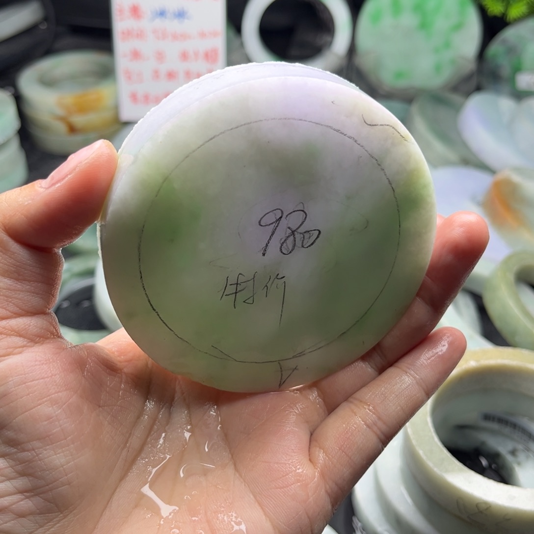 未镶嵌翡翠手镯定制翡翠