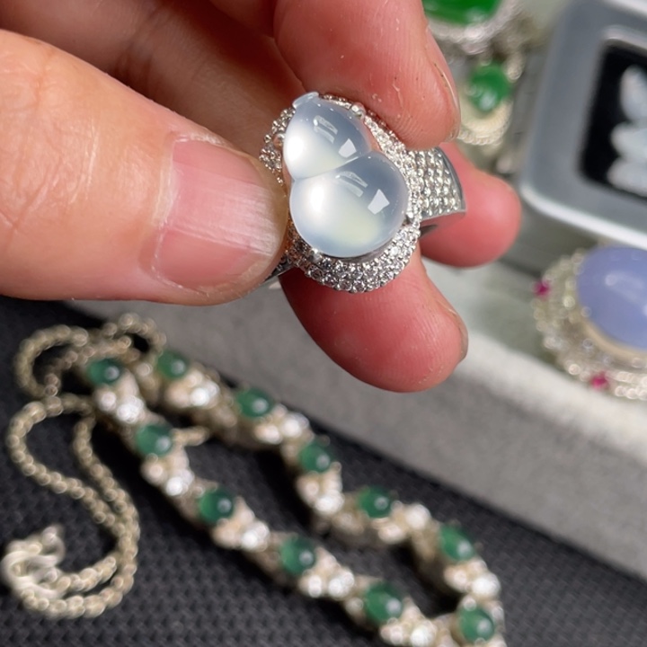 翡翠未镶嵌颈饰缅甸天然翡翠戒指