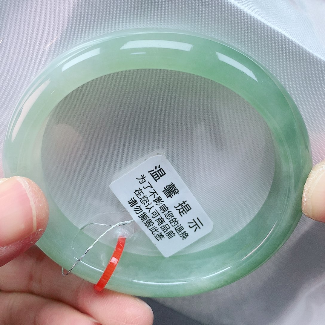 翡翠手镯未镶嵌55+贵