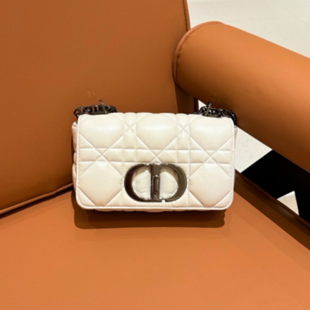 95新 DIOR/迪奥 caro 白 小号斜挎包21年/JW3357