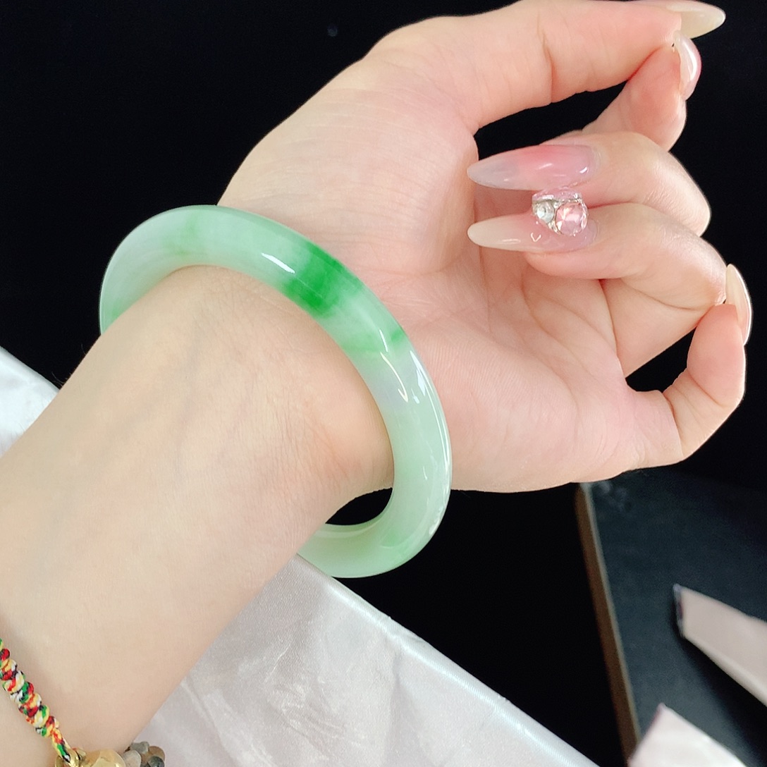 翡翠手镯未镶嵌633翡翠